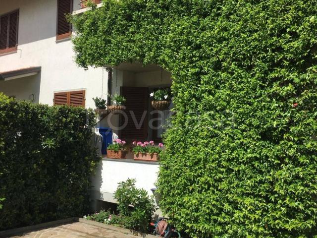 Villa Bifamiliare in in affitto da privato a Pietrasanta via Piave, 19, giardino, da privato, doppia esposizione TrovaCasa
