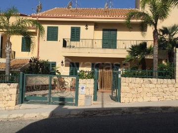 Villa in in affitto da privato a Ragusa via Pescara, 27, giardino, da privato, lavastoviglie TrovaCasa
