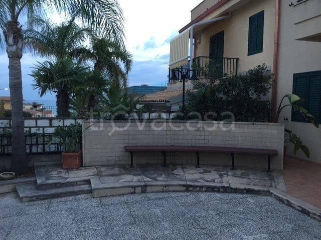 Villa in in affitto da privato a Ragusa via Pescara, 27, giardino, da privato, lavastoviglie TrovaCasa