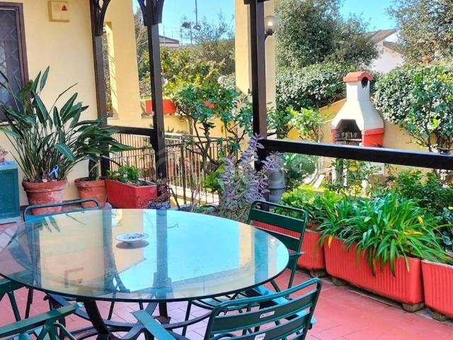 Villa Bifamiliare in in affitto da privato a Roma viale di Castel Porziano, 410, giardino, posto auto, terrazzo TrovaCasa