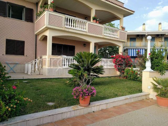 Villa Bifamiliare in in affitto da privato ad Anzio lungomare Enea, 200, arredato, giardino, box TrovaCasa