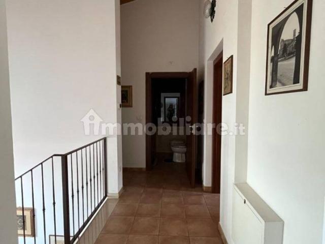 Villa bifamiliare, ottimo stato, 120 m², Centro, Quistello