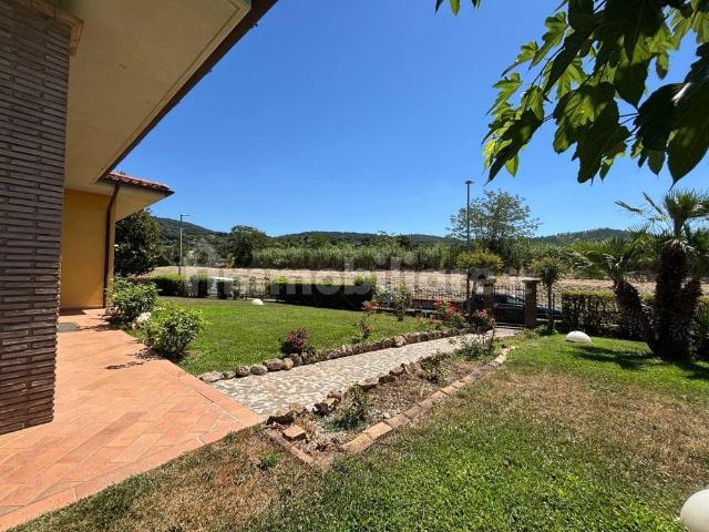 Villa bifamiliare, ottimo stato, 180 m², Bolsena