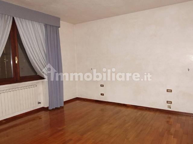 Villa bifamiliare, ottimo stato, 298 m², Centro, Stra