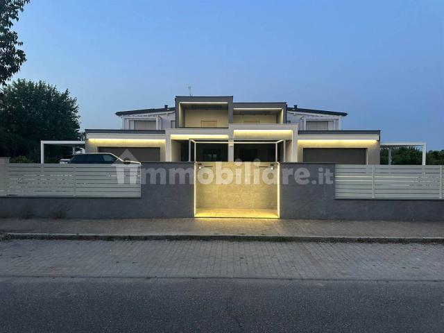 Villa bifamiliare Strada Cavezzo 20, Baggiovara, Modena