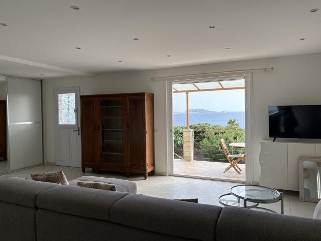 Villa • Bompard