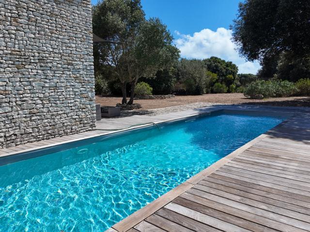 VILLA BOHEME CHIC EN PIERRE A 5 MIN DE LA PLAGE DE MAORA A BONIFACIO