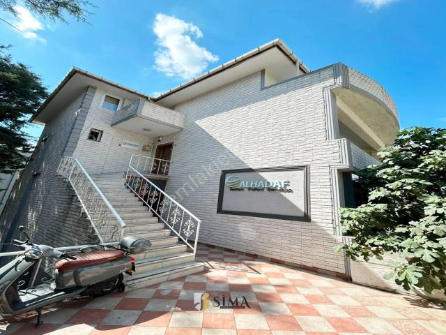 Villa Bölgesi Metrobüse 1 Dk Mesafe Kiralık 5+2 Dubleks