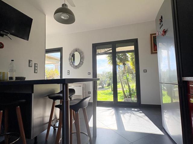 VILLA BORGO TERRAIN ARBORE AVEC STUDIO INDEPENDANT