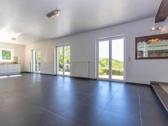 Villa bungalow met 3 slaapkamers, garage en prachtige tuin/uitzicht