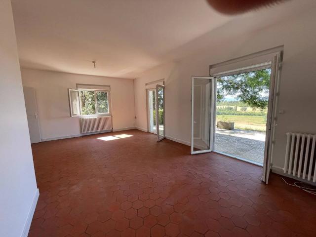 Villa, Castres for rent at Castres