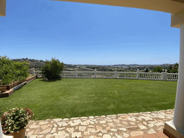 Villa Casa Miramontes with Sea View, Private Pool & Wi Fi