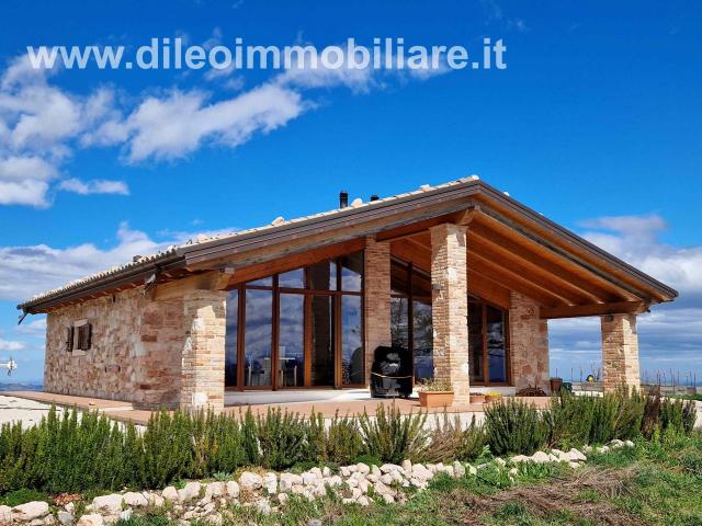 VILLA CASALICCHIO s.n.c. 7 vani 130mq