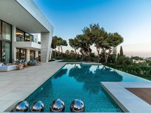 Villa / Chalet de 1072 m2 en venta en Marbella, Andalucía
