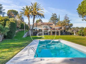 Villa en venta en Plaça Marconi - Jardín