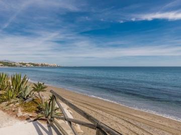 Villa / Chalet de 100 m2 en venta en Estepona, Marbella, Provincia de Málaga, Andalucía