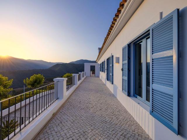 Villa / Chalet de 1030 m2 en venta en Marbella, Andalucía