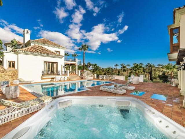 Villa / Chalet de 1294 m2 en venta en Paraíso Alto, España