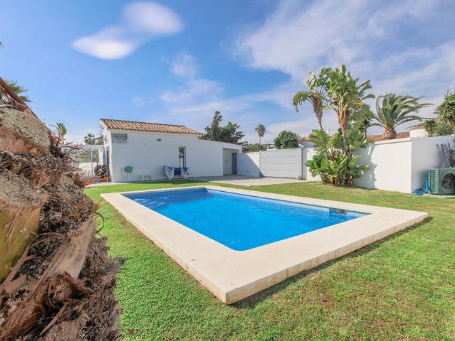 Villa / Chalet de 120 m2 en venta en New Golden Mile, Estepona, Andalucía