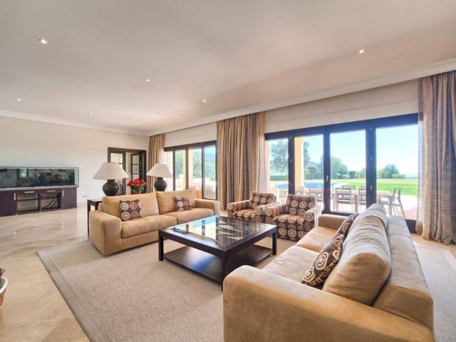 Villa / Chalet de 1303 m2 en venta en Marbella, Andalucía