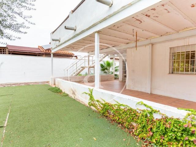 Villa / Chalet de 130 m2 en venta en Ribarroja, Comunidad Valenciana