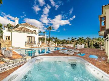 Villa / Chalet de 1337 m2 en venta en Marbella, Andalucía