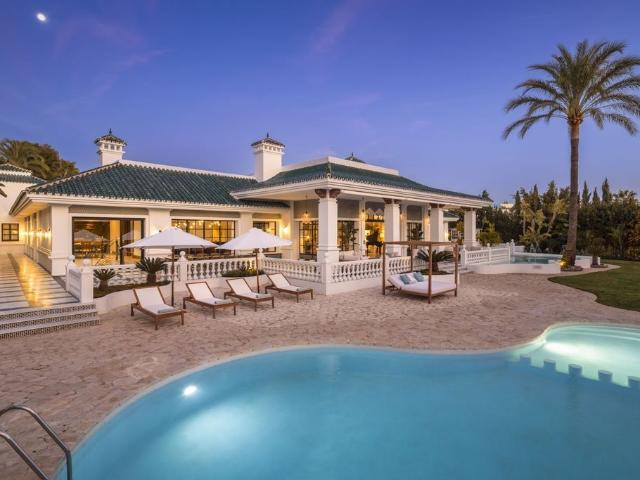 Villa / Chalet de 1467 m2 en venta en Marbella, España