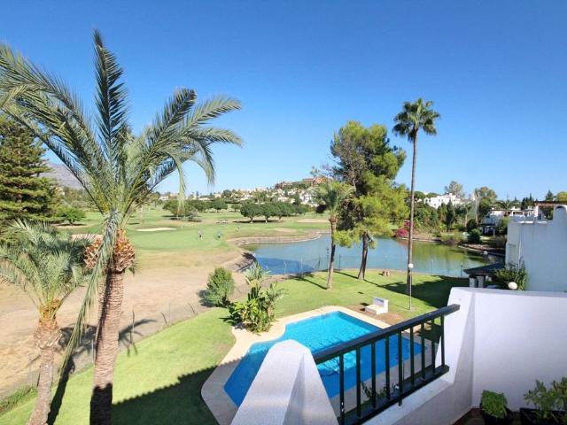 Villa / Chalet de 140 m2 en venta en Nueva Andalucia, España