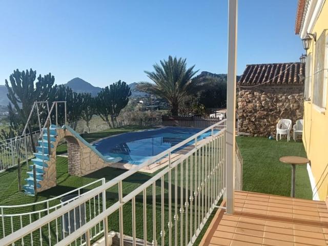Villa / Chalet de 150 m2 en venta en Almogía, España