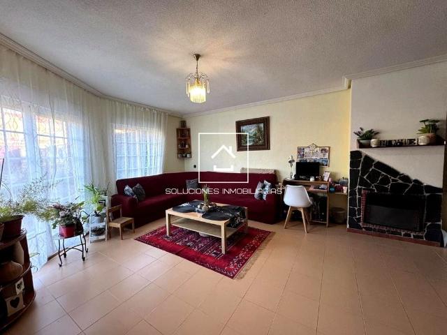 Villa / Chalet de 197 m2 en venta en Meco, España