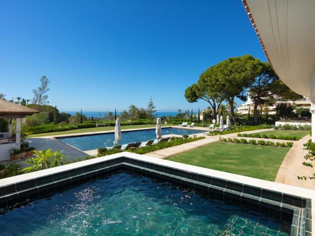Villa / Chalet de 2001 m2 en venta en Lomas de Marbella club, Marbella, Provincia de Málaga, Andalucía