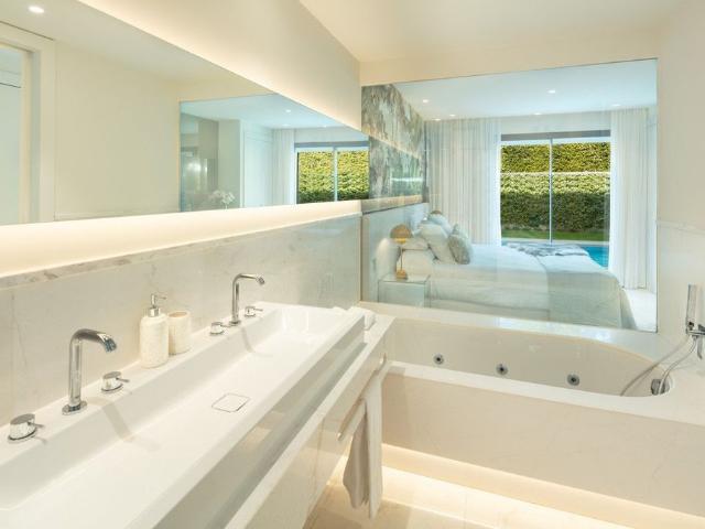 Villa / Chalet de 224 m2 en venta en San Pedro de Alcántara, Andalucía