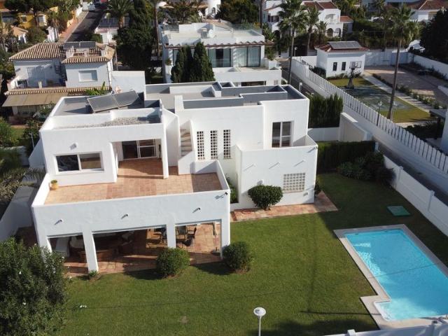 Villa / Chalet de 227 m2 en venta en Marbella, España