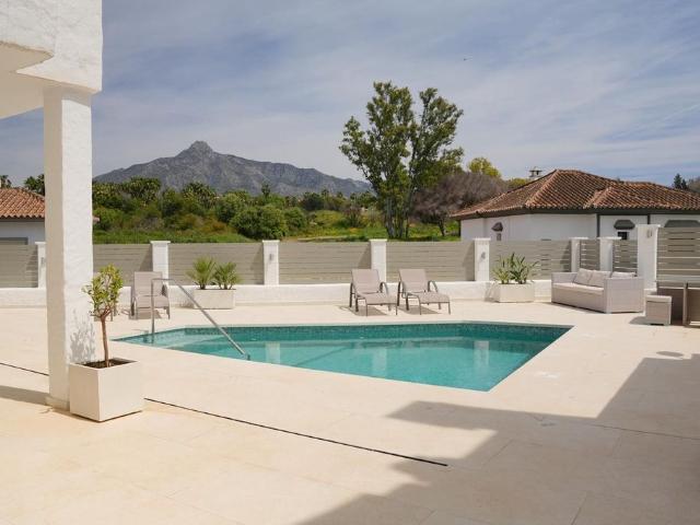 Villa / Chalet de 240 m2 en alquiler en Nueva Andalucia, Andalucía