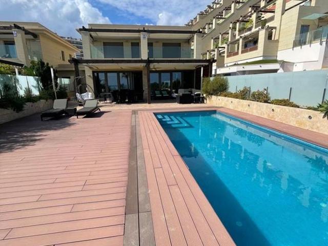 Villa / Chalet de 250 m2 en alquiler en Arenales del Sol, España