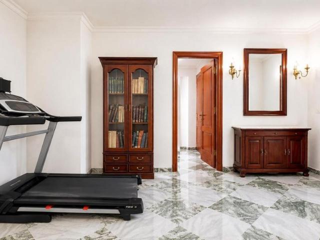 Villa / Chalet de 250 m2 en venta en Benalmádena, Andalucía