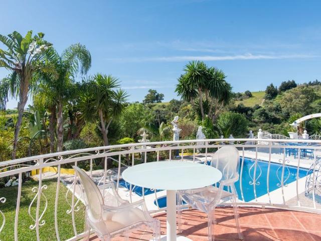 Villa / Chalet de 251 m2 en venta en Estepona, España