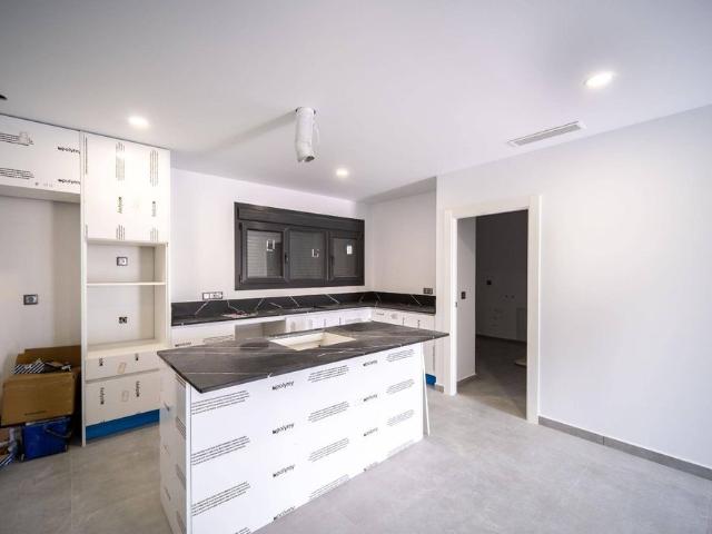 Villa / Chalet de 265 m2 en venta en Torrevieja, Comunidad Valenciana