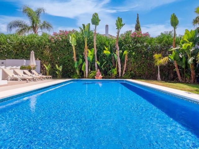 Villa / Chalet de 268 m2 en venta en Marbella, Andalucía