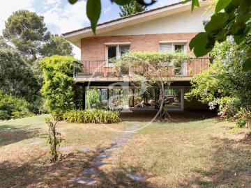 Villa en venta en Plaça Marconi - Jardín