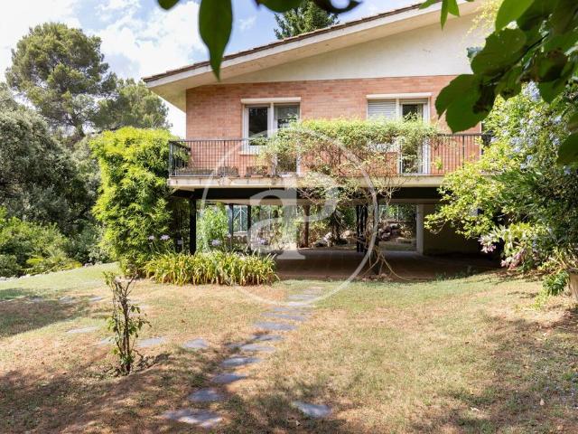 Exclusiva Villa / Chalet de 295 m2 en venta en Bellaterra, Cataluña