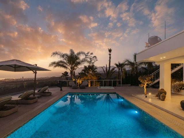 Villa / Chalet de 297 m2 en venta en Marbella, Andalucía