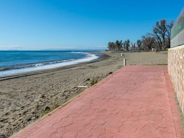 Villa / Chalet de 308 m2 en venta en Estepona, Andalucía