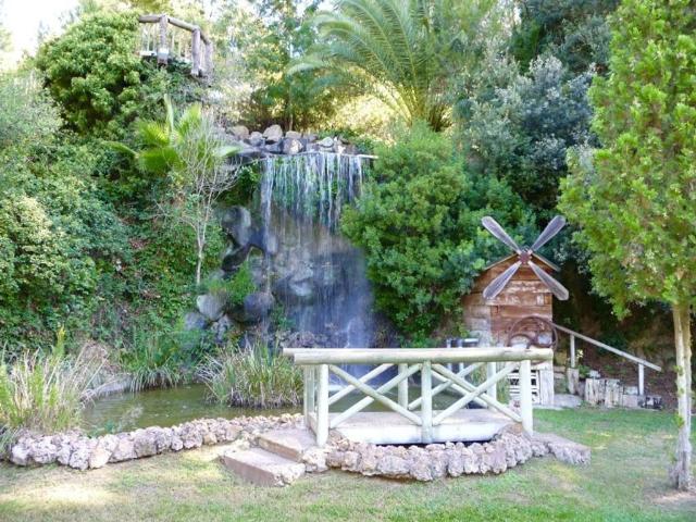 Villa / Chalet de 3000 m2 en venta en Badalona, España