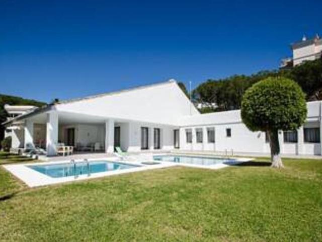 Villa / Chalet de 300 m2 en alquiler Marbella, España