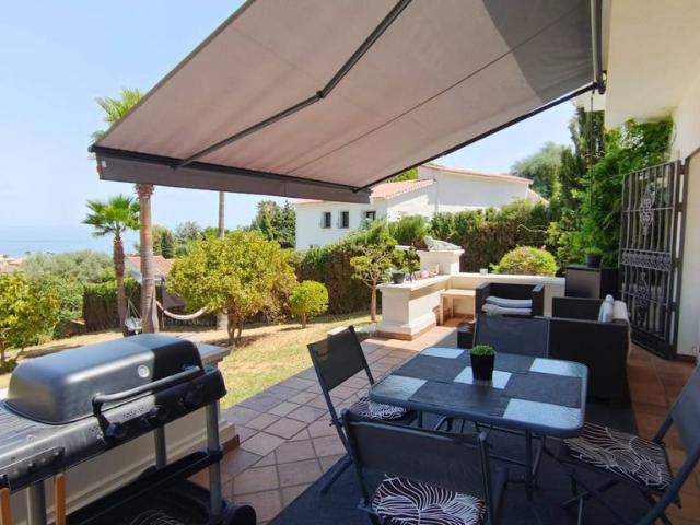 Villa / Chalet de 302 m2 en alquiler en Estepona, España