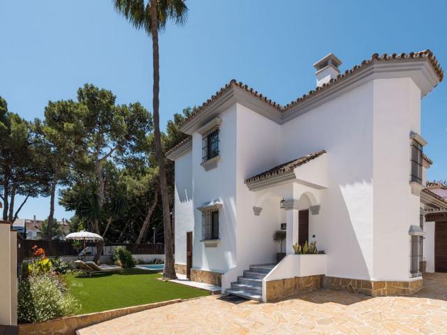 Villa / Chalet de 315 m2 en venta en Marbella, España