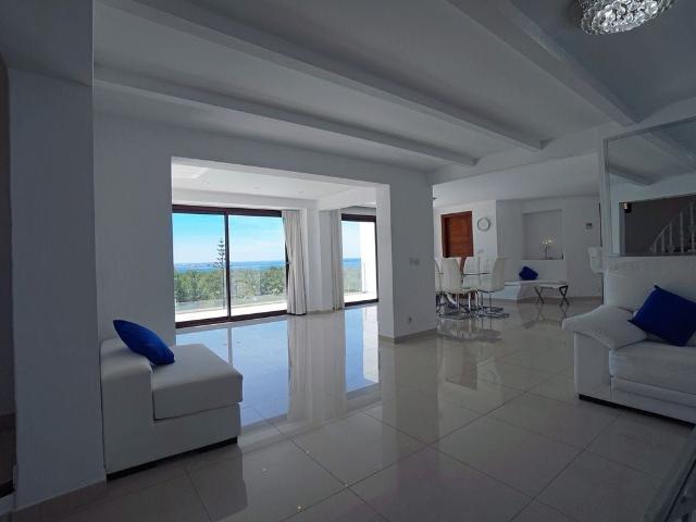 Villa / Chalet de 318 m2 en venta en Ibiza, España