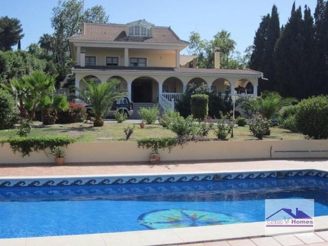 Villa / Chalet de 310 m2 en venta en Torremolinos, Andalucía