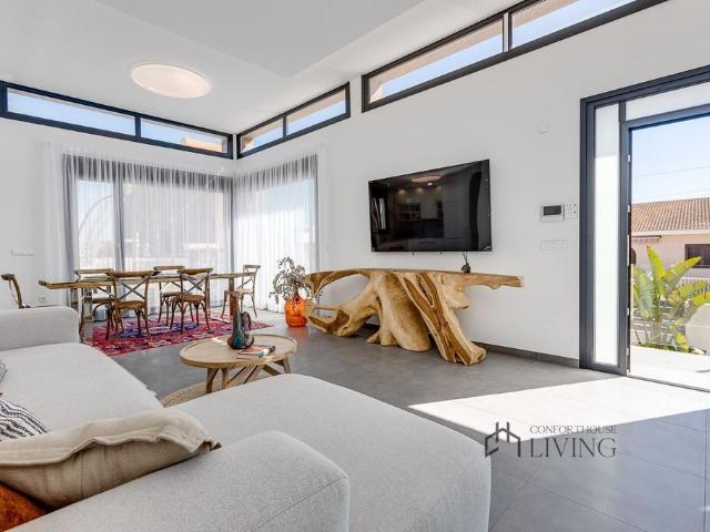 Villa / Chalet de 310 m2 en venta en Torrevieja, Comunidad Valenciana